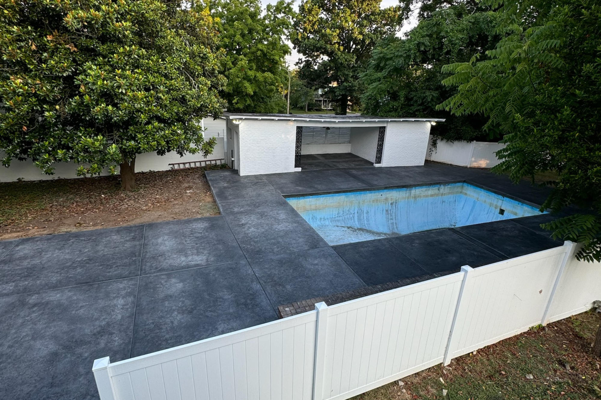 concrete pool deck contractors